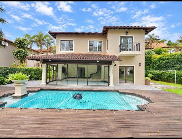 4 BEDROOM TOWNHOUSE FOR SALE IN LA LUCIA